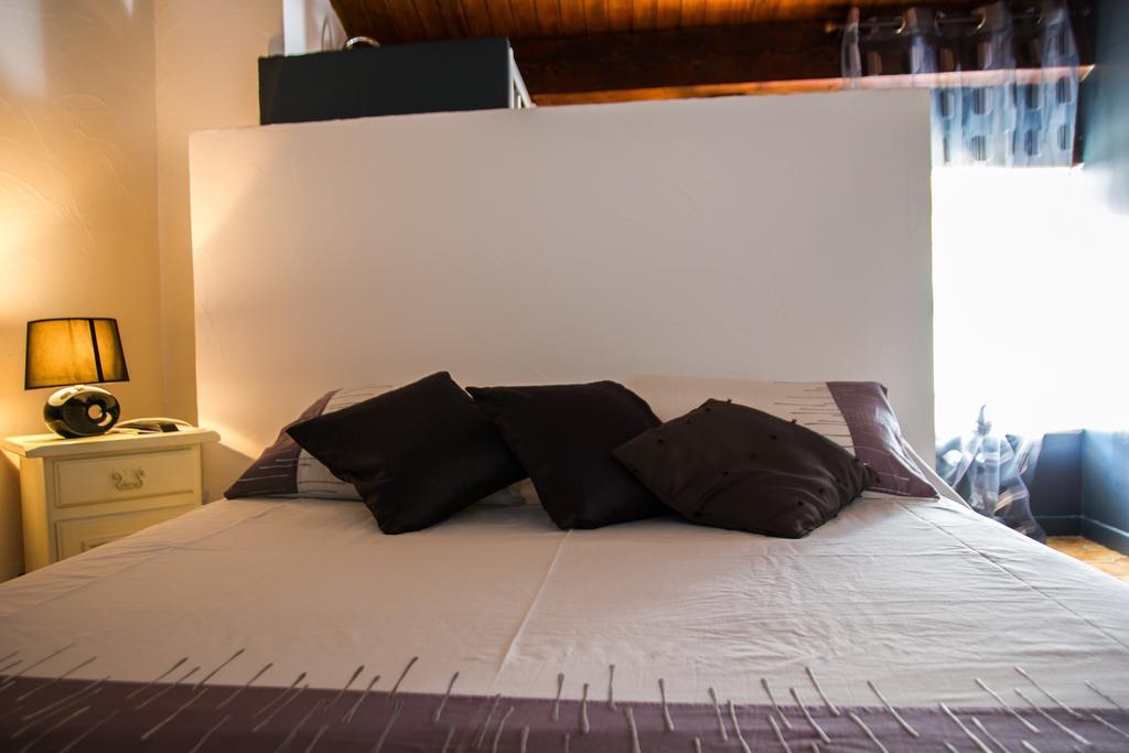 L'Armourier Bed & Breakfast Largentière Стая снимка